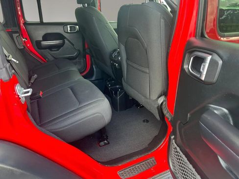 Used 2018 Jeep Wrangler Unlimited Sport S AWD/4WD image 19