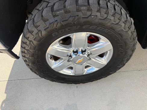 Used 2022 Chevrolet Silverado 2500 LTZ w/ LTZ Plus Package AWD/4WD image 10