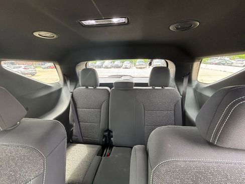 Used 2025 Chevrolet Traverse LT FWD image 30