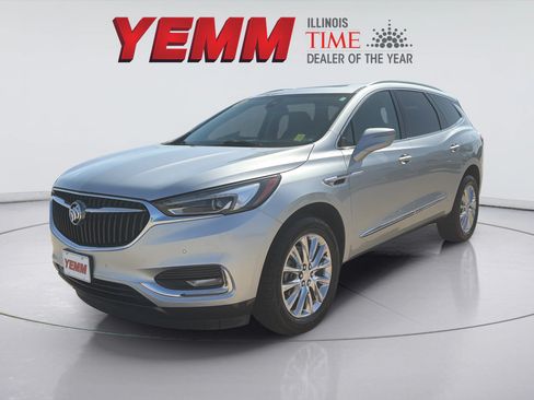 Used 2020 Buick Enclave Premium w/ Sun and Sites Package FWD image 8
