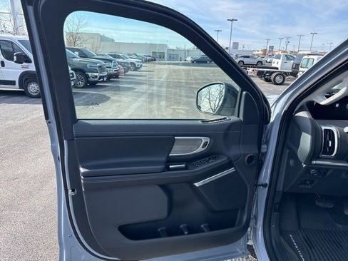 Used 2025 Ford Expedition Platinum w/ Driver's Package image 30