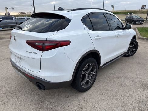 Used 2022 Alfa Romeo Stelvio Ti image 11