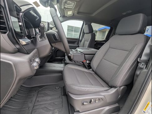 New 2026 GMC Sierra 1500 SLE image 15