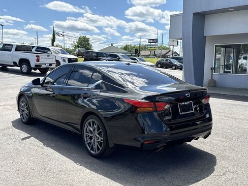 Used 2024 Nissan Altima 2.0 SR FWD image 12