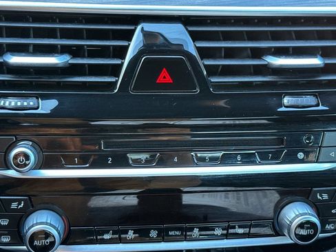 Used 2018 BMW 530e w/ Premium Package 2 image 23