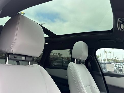 Certified 2024 Land Rover Range Rover Velar Dynamic SE AWD/4WD image 18