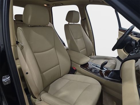 Used 2016 BMW X3 xDrive28i image 12