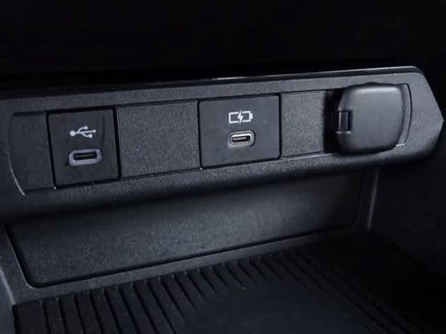 Used 2024 Toyota Prius LE image 19