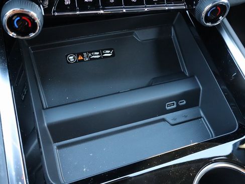 New 2026 Chevrolet Suburban High Country image 17