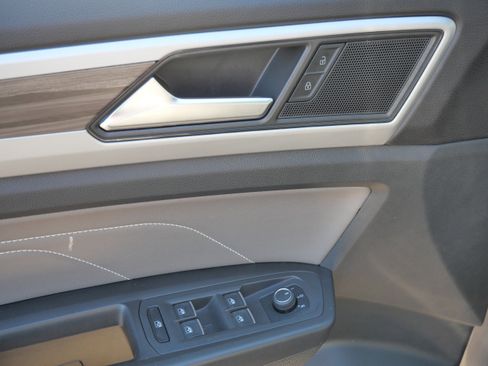 Certified 2023 Volkswagen Atlas SEL AWD/4WD image 19