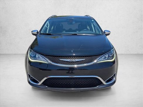 Used 2020 Chrysler Pacifica Limited FWD image 2