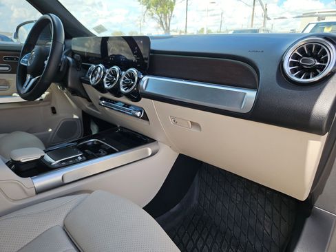 Used 2022 Mercedes-Benz GLB 250 image 28