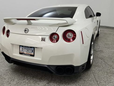 Used 2016 Nissan GT-R Premium AWD/4WD image 21