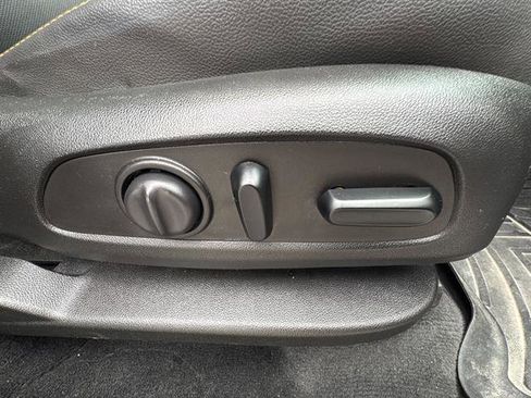 Used 2021 Chevrolet Traverse Premier image 12