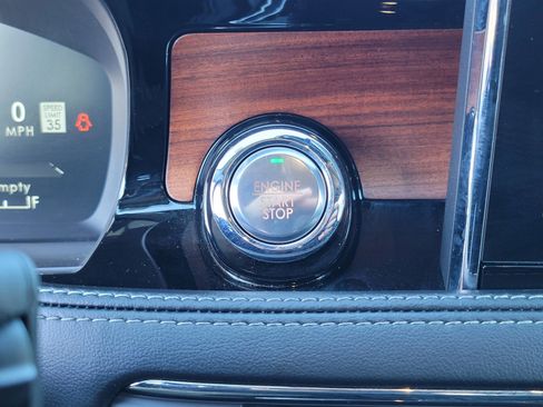 Used 2022 Lincoln Corsair Reserve image 25