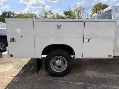 New 2025 GMC Sierra 3500 Pro w/ Convenience Package AWD/4WD image 7