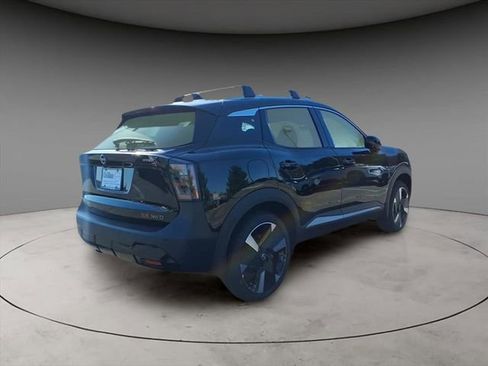 New 2026 Nissan Kicks SR w/ Cold Weather Package AWD/4WD image 8