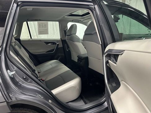 Used 2025 Toyota RAV4 XLE Premium image 49