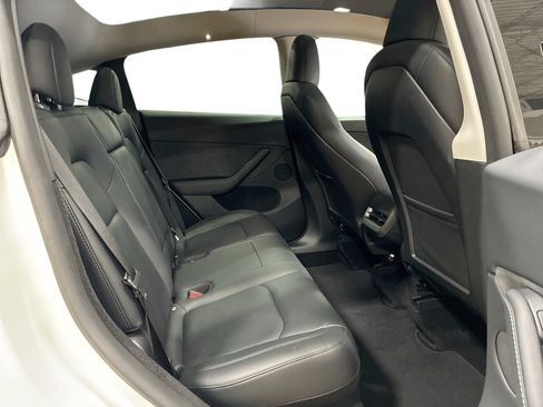 Certified 2023 Tesla Model Y Long Range AWD/4WD image 11