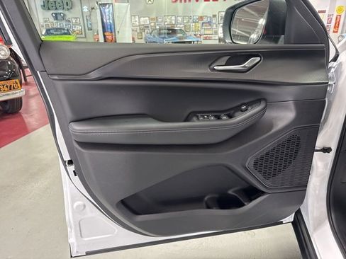 New 2025 Jeep Grand Cherokee Laredo X w/ Luxury Tech Group I image 12