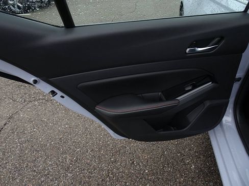 Used 2024 Nissan Altima 2.5 SR w/ SR Premium Package FWD image 15