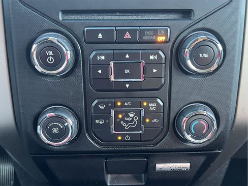 Used 2014 Ford F150 XLT w/ Equipment Group 302A Luxury AWD/4WD image 41