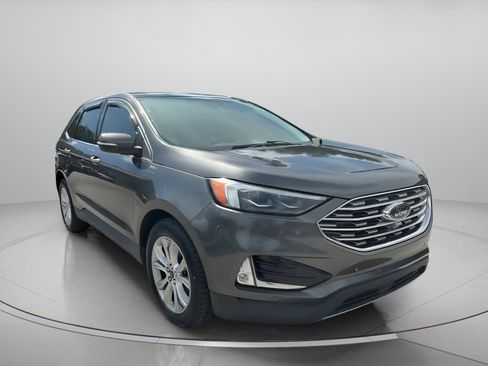 Certified 2019 Ford Edge Titanium w/ Equipment Group 301A FWD image 5