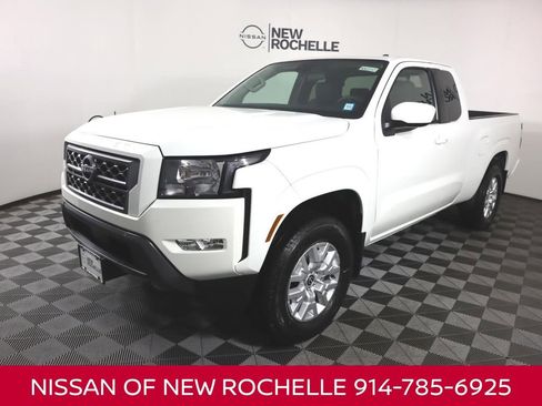 Certified 2024 Nissan Frontier SV w/ SV Convenience Package image 1