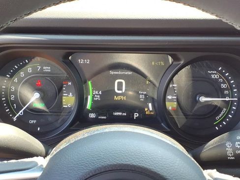 Used 2025 Jeep Wrangler Unlimited Sahara AWD/4WD image 2