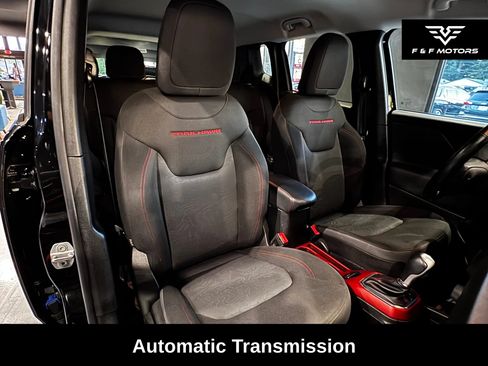 Used 2018 Jeep Renegade Trailhawk w/ Safety & Security Group AWD/4WD image 11