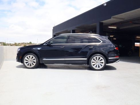 Certified 2023 Bentley Bentayga Extended Wheelbase AWD/4WD image 6