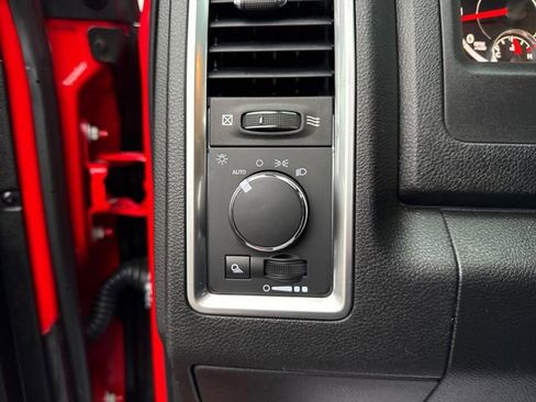 Used 2021 RAM 1500 Classic SLT image 19