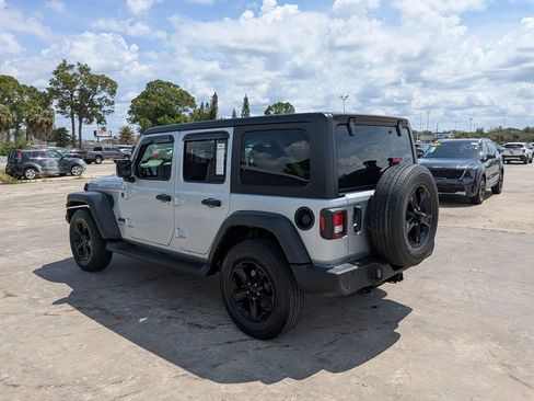 Used 2023 Jeep Wrangler Unlimited Sport AWD/4WD image 6