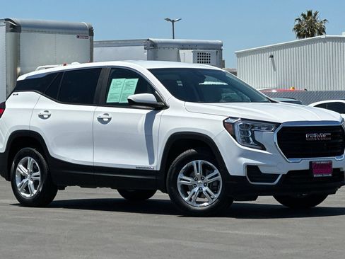 Used 2024 GMC Terrain SLE AWD/4WD image 2