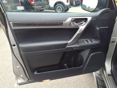 Used 2023 Lexus GX 460 Premium AWD/4WD image 19