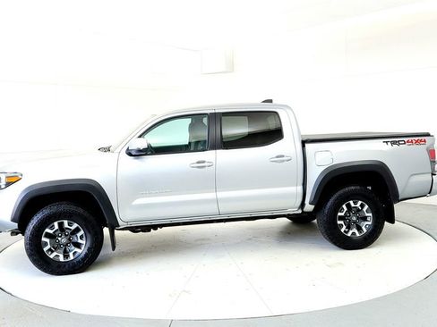 Certified 2023 Toyota Tacoma TRD Off-Road AWD/4WD image 3