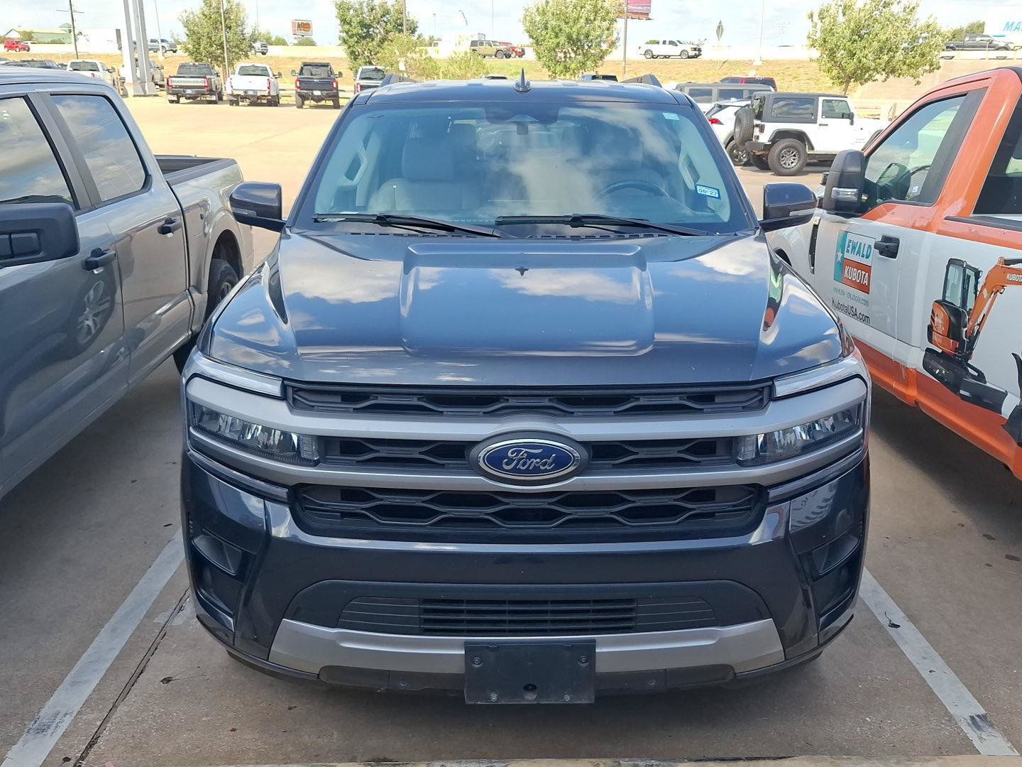 Used 2024 Ford Expedition Max XLT RWD image 8