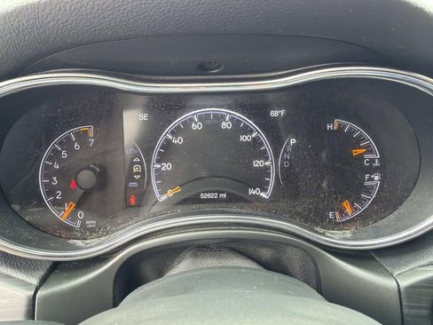 Used 2022 Jeep Grand Cherokee Laredo X AWD/4WD image 29