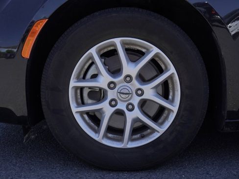 Used 2023 Chrysler Voyager LX image 11