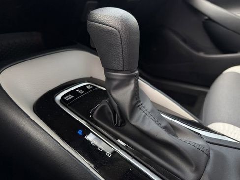 Used 2025 Toyota Corolla LE FWD image 19