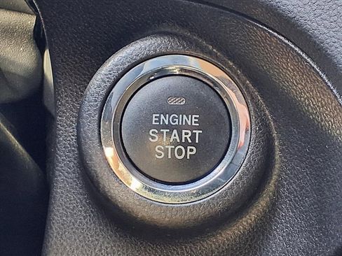 Used 2022 Subaru Ascent Touring image 9