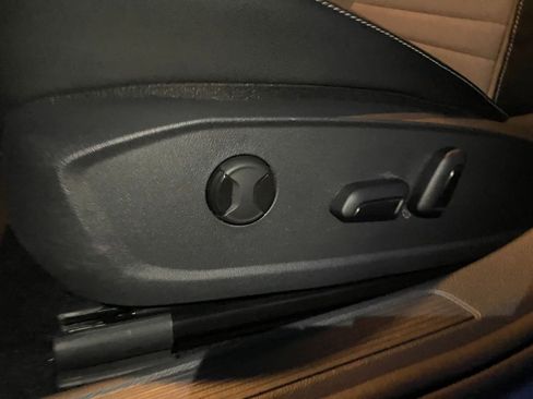 Used 2025 Volkswagen Jetta SE image 23