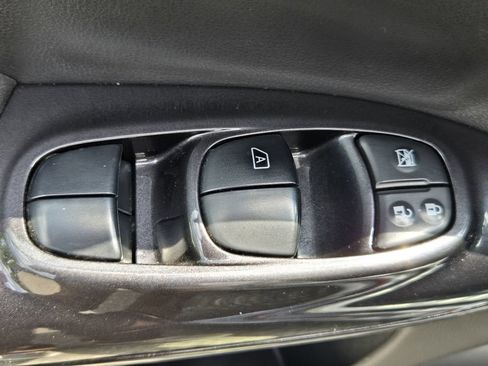 Used 2015 Nissan Juke NISMO AWD/4WD image 17