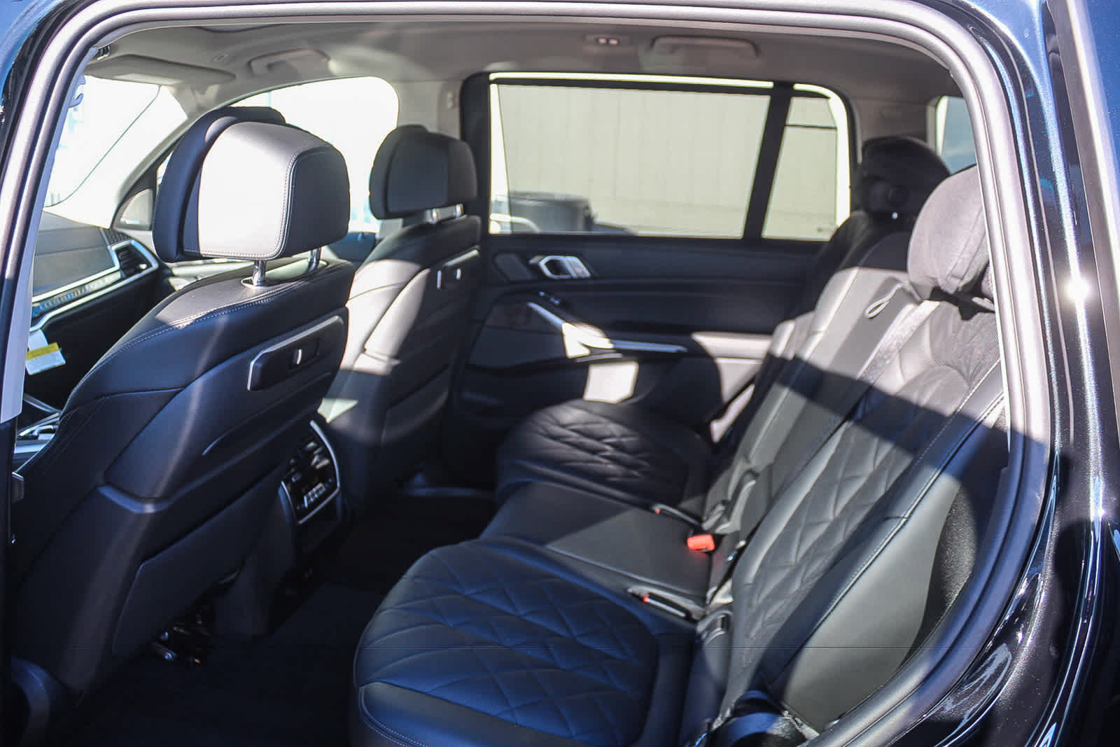 Used 2027 BMW X7 xDrive40i AWD/4WD image 17