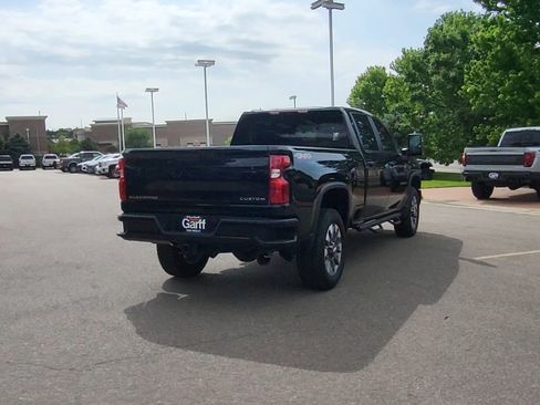 Used 2025 Chevrolet Silverado 2500 Custom w/ Custom Value Package AWD/4WD image 5