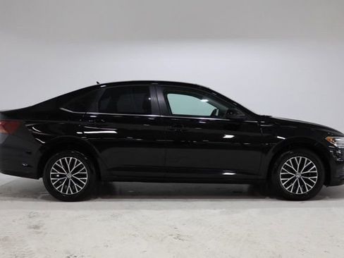 Used 2019 Volkswagen Jetta SE FWD image 9