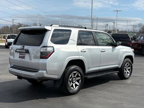 Used 2024 Toyota 4Runner TRD Off-Road Premium image 3