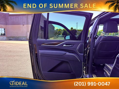 Used 2022 Cadillac Escalade ESV Premium Luxury AWD/4WD image 10