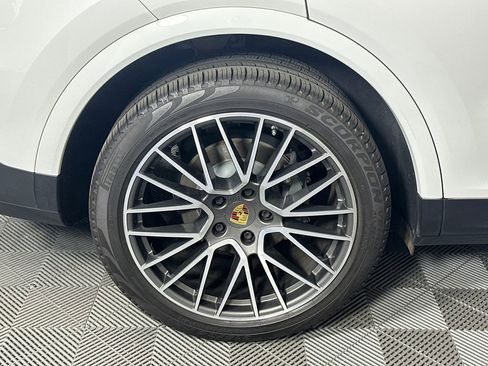 Used 2021 Porsche Cayenne S AWD/4WD image 17