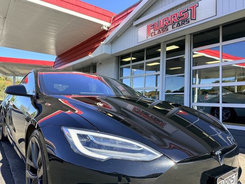 Used 2021 Tesla Model S Plaid image 14